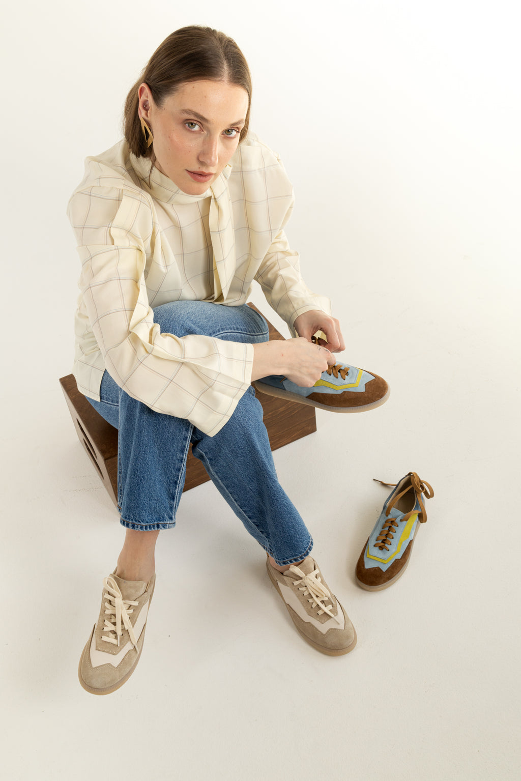 LEATHER SNEAKERS