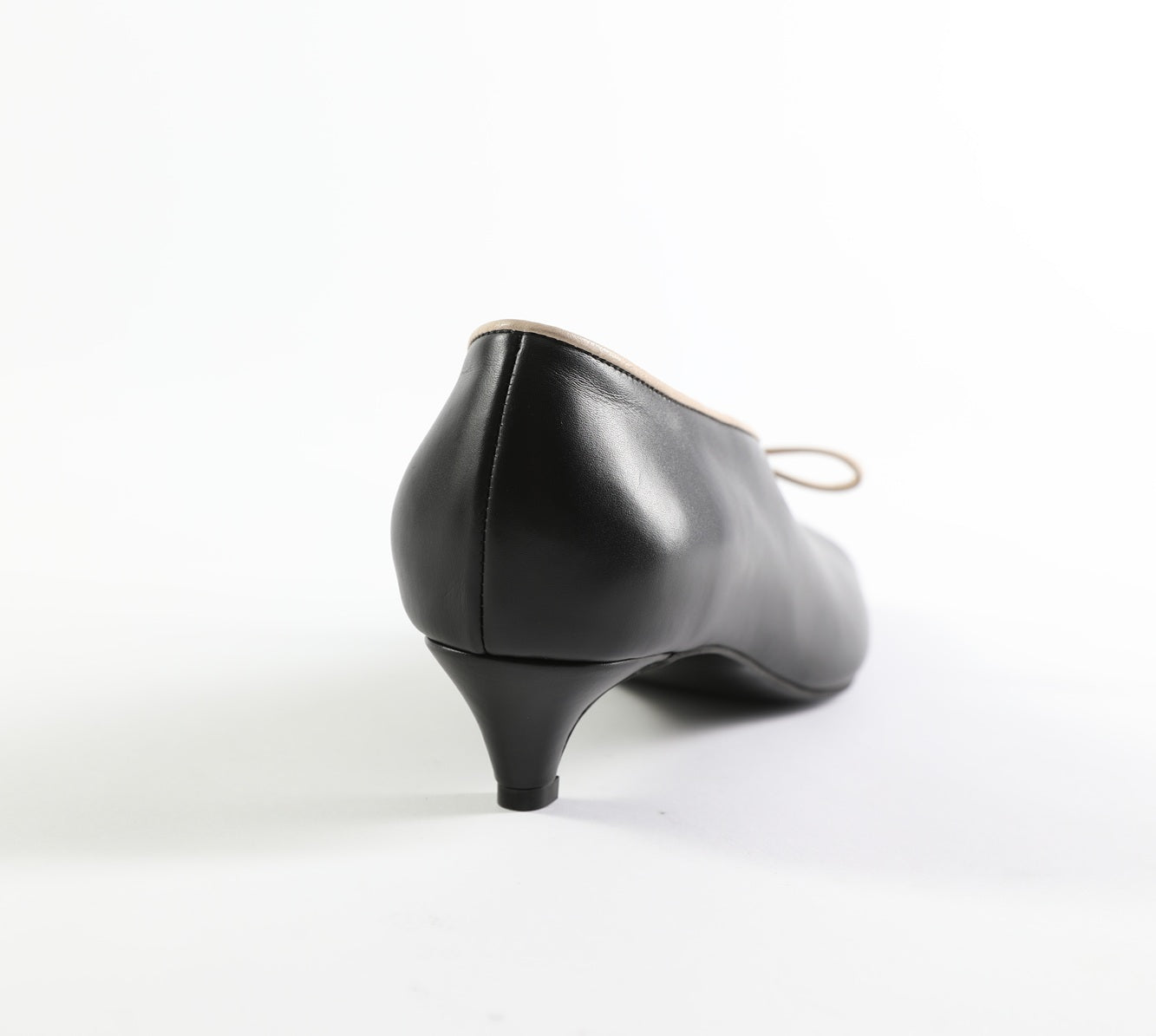 KITTEN HEEL PUMPS WITH BOW