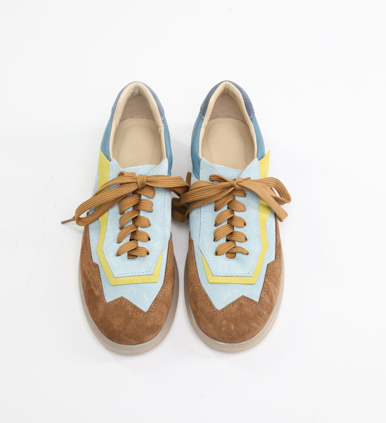 SNEAKERS IN BLUE