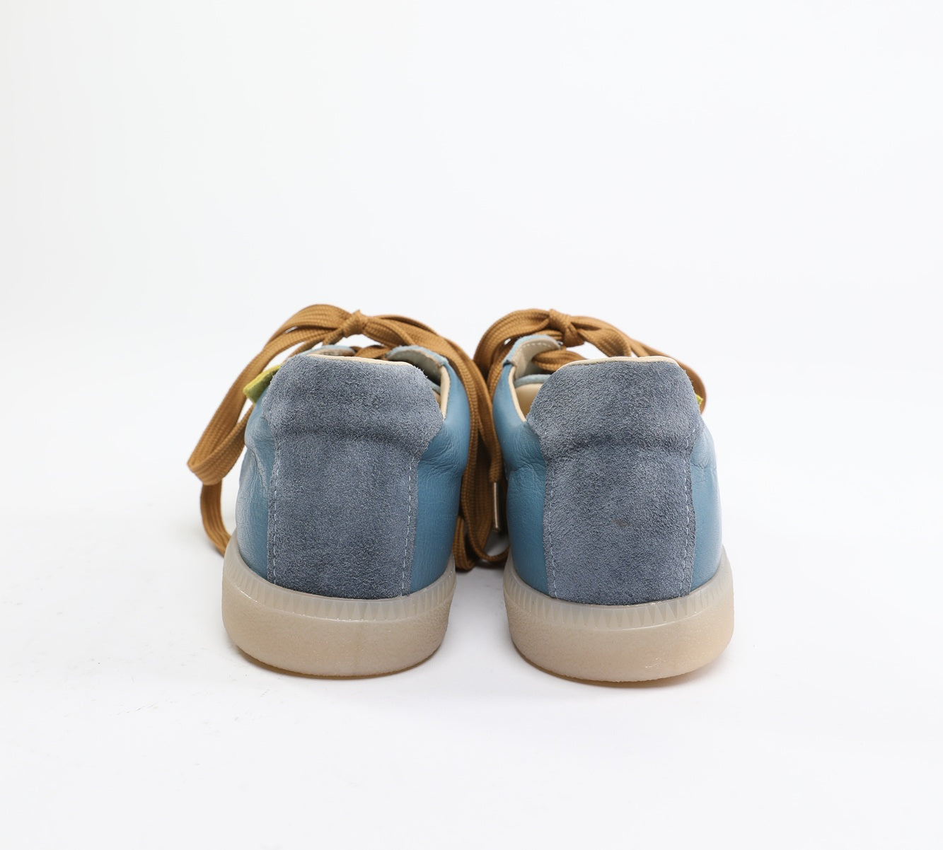 SNEAKERS IN BLUE