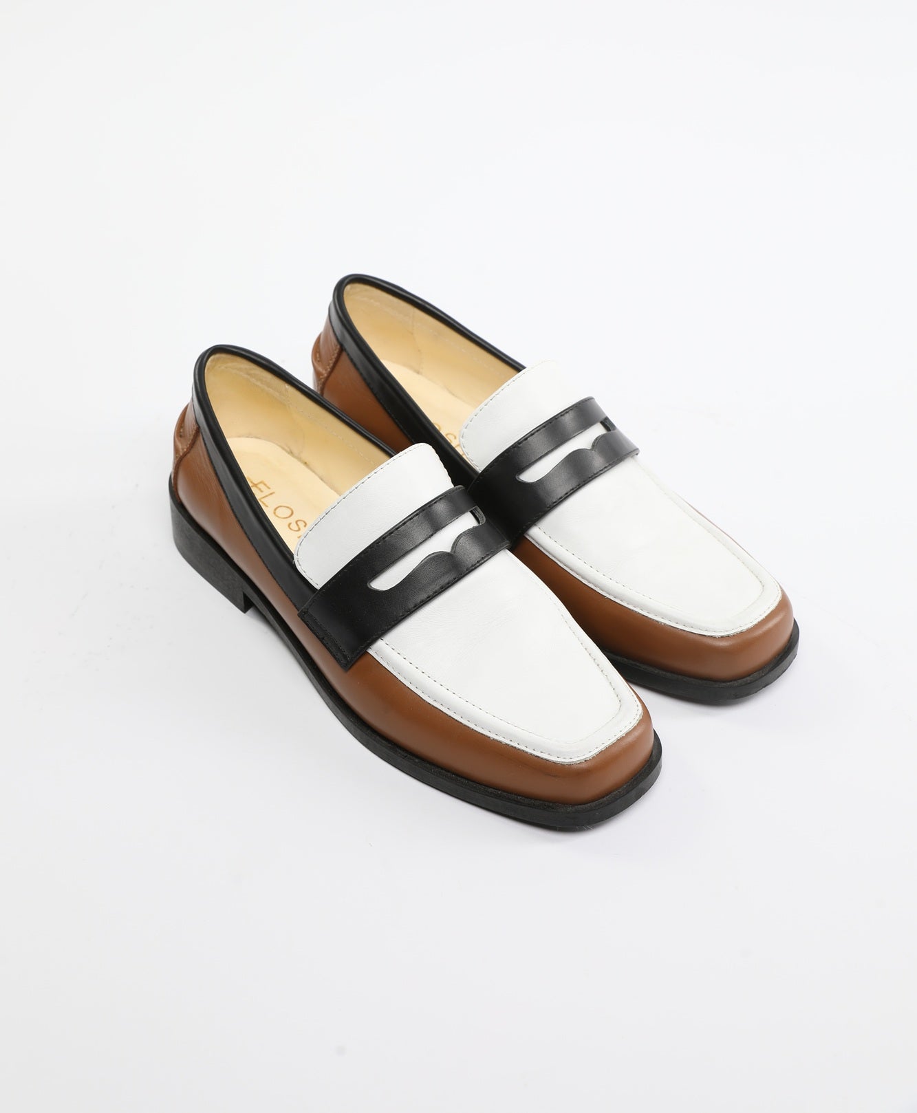 LOAFERS IN THREE COLOR